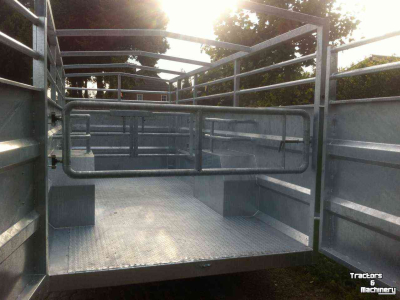Livestock trailer Heuvelmans 6VWH6025 veewagen 6 en 7 mtr