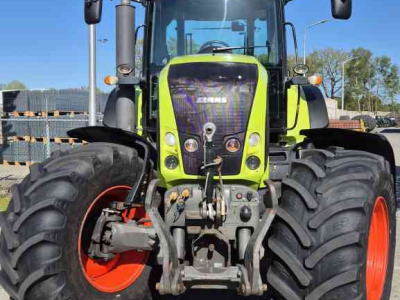 Tractor Claas AXION 810 C-Matic Cebis, 50Km/h. Lucht, Fronthef / PTO.