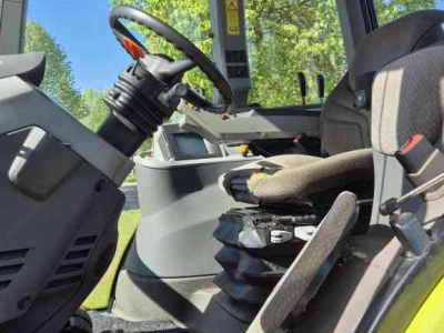 Tractor Claas AXION 810 C-Matic Cebis, 50Km/h. Lucht, Fronthef / PTO.