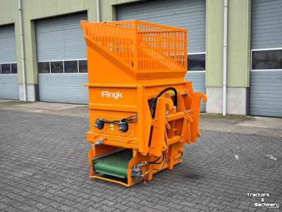 Straw spreader for boxes Flingk SVV 1250