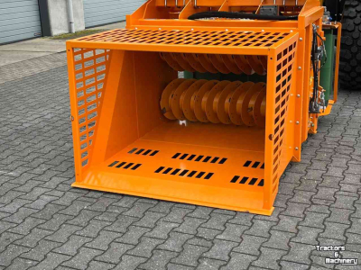 Straw spreader for boxes Flingk SVV 1250