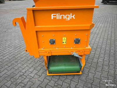Straw spreader for boxes Flingk SVV 1250