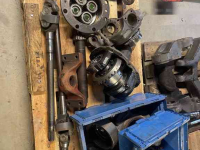 Used parts for tractors  DANA 735/615 VOORAS DELEN MF 7615