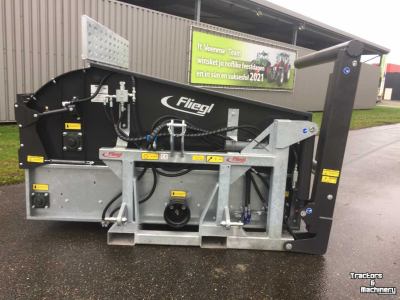 Forage feedwagon / Forage dosage wagon Fliegl Profi Combi ronde balen verdeler
