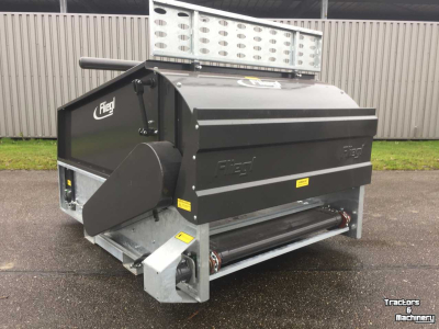 Forage feedwagon / Forage dosage wagon Fliegl Profi Combi ronde balen verdeler