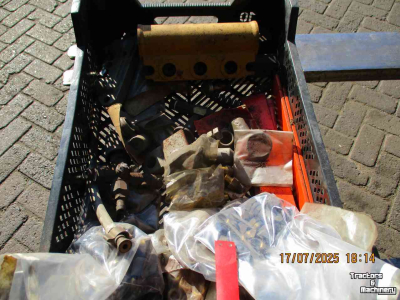 Diverse new spare-parts Douven diverse veldspuit delen
