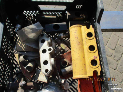 Diverse new spare-parts Douven diverse veldspuit delen