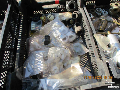 Diverse new spare-parts Douven diverse veldspuit delen
