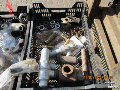 Diverse new spare-parts Douven diverse veldspuit delen