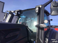 Tractors Valtra Q305 twin trac