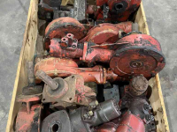 Diverse used spare-parts  Haakse aandrijving, aandrijfpotten, vertraging, transmissie