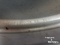Wheels, Tyres, Rims & Dual spacers Case-IH 15x28 210 spoor  carraro vooras Cs 120