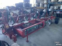 Ploughs Kverneland LO 85 onland en in de voor ploeg vanaf 135 pk onland ploegen !