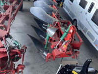 Ploughs Kverneland LO 85 onland en in de voor ploeg vanaf 135 pk onland ploegen !