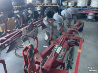 Ploughs Kverneland LO 85 onland en in de voor ploeg vanaf 135 pk onland ploegen !