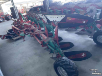 Ploughs Kverneland LO 85 onland en in de voor ploeg vanaf 135 pk onland ploegen !