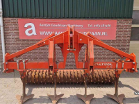 Deep subsoiler Kuhn Cultisoil DC 301 Diepwoeler