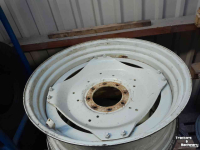 Wheels, Tyres, Rims & Dual spacers Valtra velgen DW15x38  8-gaats