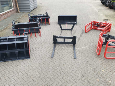 Other attachments and accessories  Grondbak, Mestgreep, Pelikaanbak, Ronde, Vierkante balenklem, balenprikker