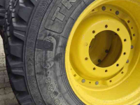 Wheels, Tyres, Rims & Dual spacers Nokian 540/80R38 en 440/80R28 op John Deere velgen