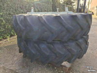 Wheels, Tyres, Rims & Dual spacers Ford 13.6-38 Vredestein 3 ster 34 inch