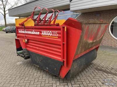 Silage-block distribution wagon Schuitemaker Amigo 20s