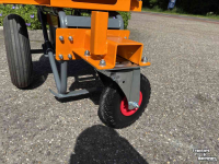 Sawdust spreader for boxes Flingk SE 250 zaagselstrooier