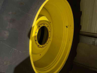 Wheels, Tyres, Rims & Dual spacers Michelin 650/85R38   95%