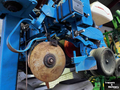 Seed drill Monosem NG plus 8 R hydr