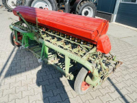 Seedbed combination Nodet nokkenrad zaaimachine