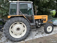 Tractor Renault 75-12 LS ( omkeer naast het stuur)