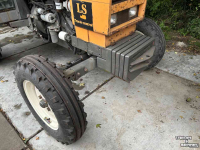 Tractor Renault 75-12 LS ( omkeer naast het stuur)