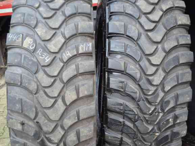 Wheels, Tyres, Rims & Dual spacers BKT 710/70R42 Ridemax en Mitas HCM 440/80R34 (M+S)