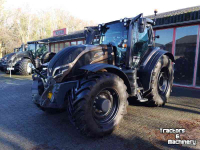 Tractor Valtra T215 Versu