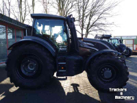 Tractor Valtra T215 Versu