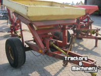 Fertilizer spreader Vicon Getrokken pendel strooier