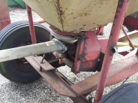 Fertilizer spreader Vicon Getrokken pendel strooier