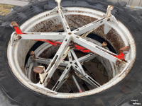 Wheels, Tyres, Rims & Dual spacers Michelin 16.9R38 dubbellucht 5 ster