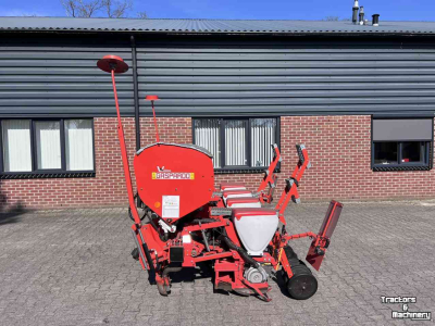 Seed drill Gaspardo mais zaaimachine