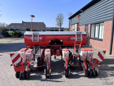 Seed drill Gaspardo mais zaaimachine
