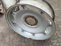 Wheels, Tyres, Rims & Dual spacers Case-IH set velgen 12w x 38 verstelbaar, ZF 8 gaats