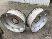 Wheels, Tyres, Rims & Dual spacers Case-IH set velgen 12w x 38 verstelbaar, ZF 8 gaats