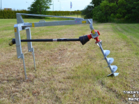 Earth drills Qmac GRONDBOORMACHINE TRACTOR