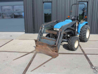 Horticultural Tractors New Holland TC25D (Shibaura ST324H) hydrostaat minitrekker tractor met voorlader frontlader