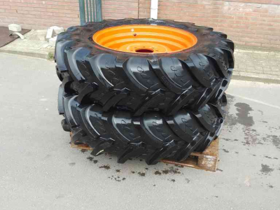 Wheels, Tyres, Rims & Dual spacers Kleber 380/85R30 / 14.9R30