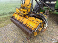 Tractor John Deere 6910 met Herder Grenadier MBK 120 S