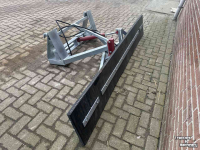 Rubber yard scraper AGM Rubberschuif hydraulisch verstelbaar
