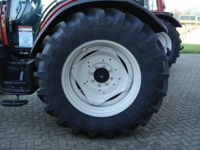 Wheels, Tyres, Rims & Dual spacers Valtra Valmet Diverse 1e montage wielen en banden