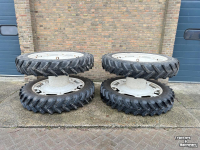 Wheels, Tyres, Rims & Dual spacers BKT 300/95R46 EN 320/90R46