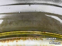 Wheels, Tyres, Rims & Dual spacers Pirelli 13.6 R38